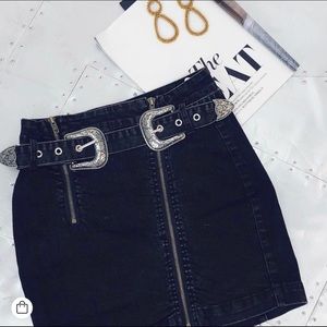 NWOT Black denim zip up skirt